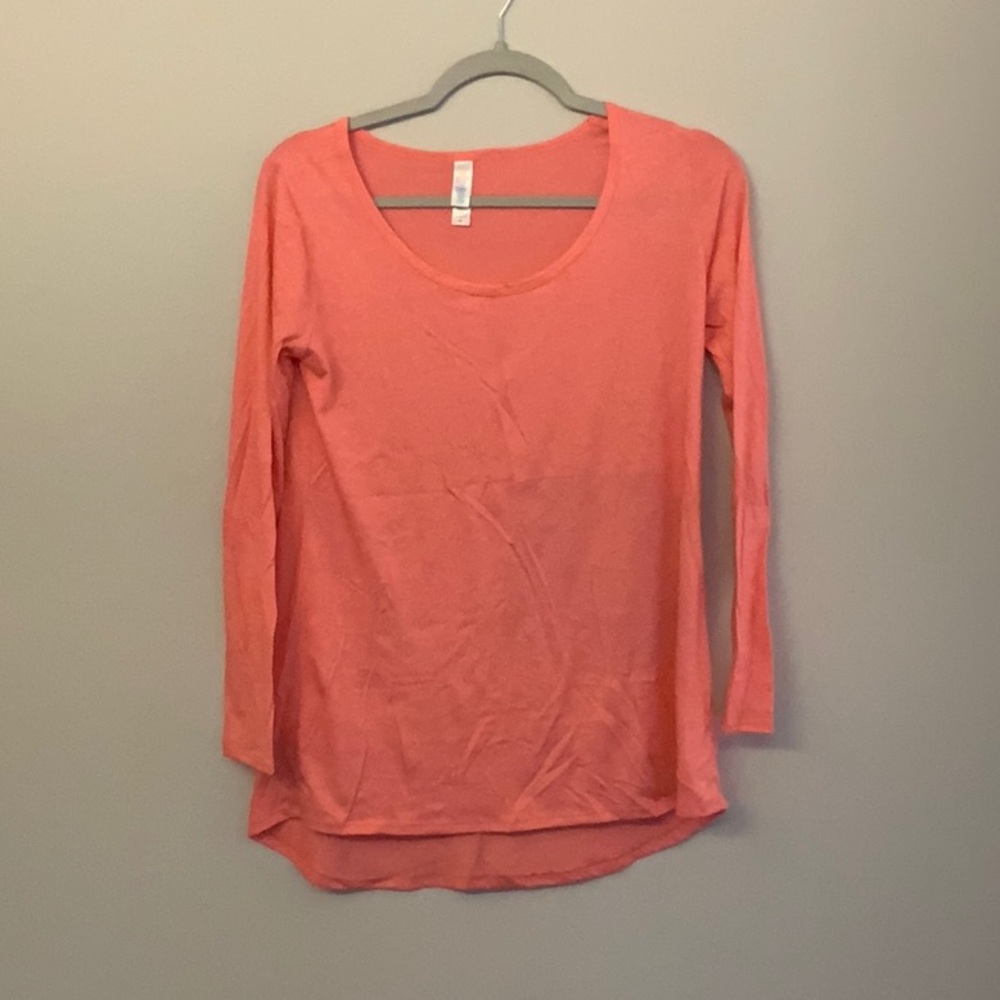 LuLaRoe Simply Comfortable 3/4 length sleeve tee, coral color, size XS.